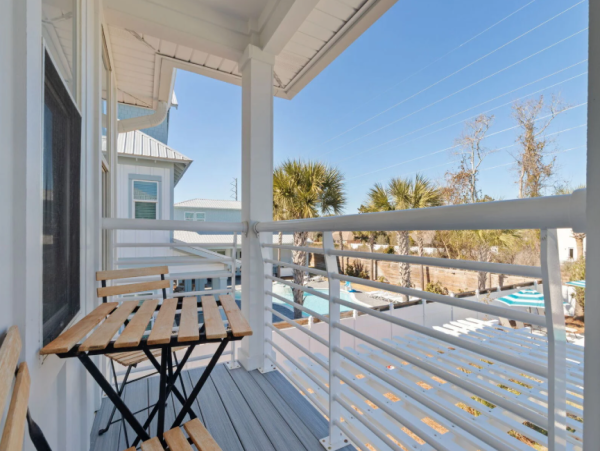 Luxurious 8 Bedroom Coastal Retreat in Destin - Perfect for Groups